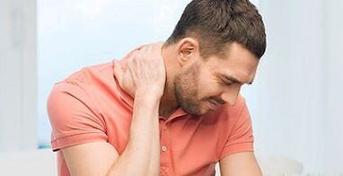 fájdalom a férfi nyakán, nyaki osteochondrosisban
